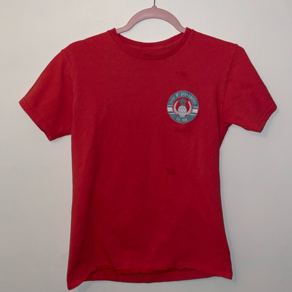 LOVE & PINEAPPLES RED T-SHIRT